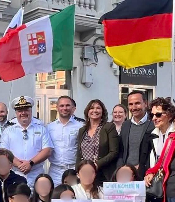 Crotone: celebrati il 75° anniversario della ripresa delle relazioni tra Germania e Italia e i 20 anni dell’associazione Amici del tedesco